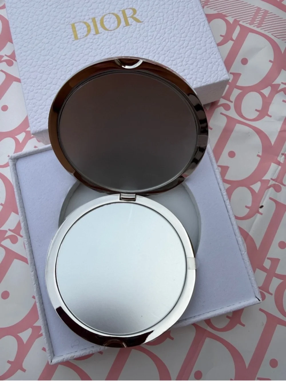 Other compact mirror